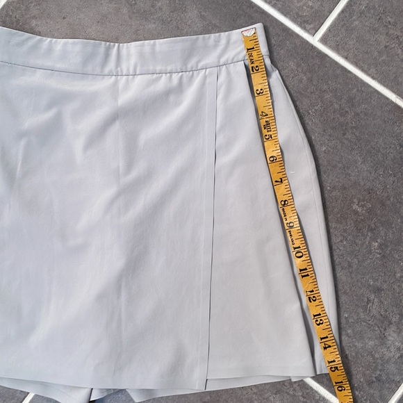 Athleta Light Grey Planner Skort | Woman’s size 0 - Picture 5 of 10